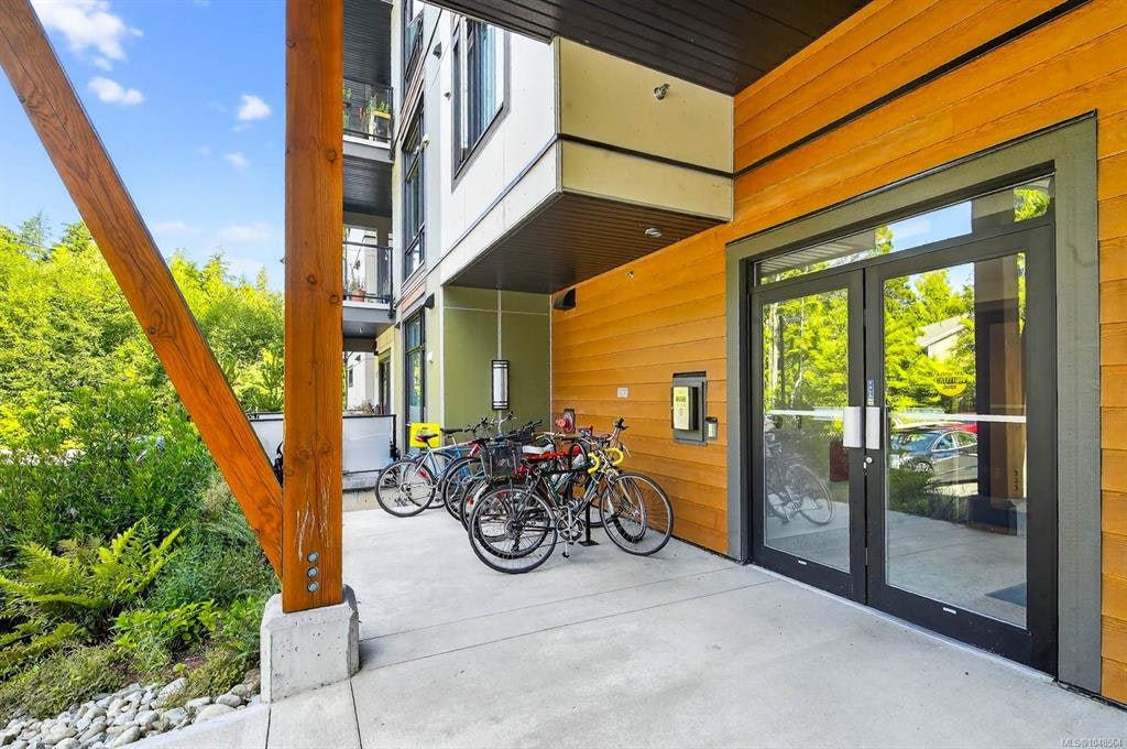 302-700 Yew Wood Road, Tofino, BC, V0R 2Z0