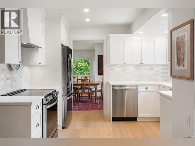 11007 Cedar Lane, North Saanich, BC, V8L 5R1