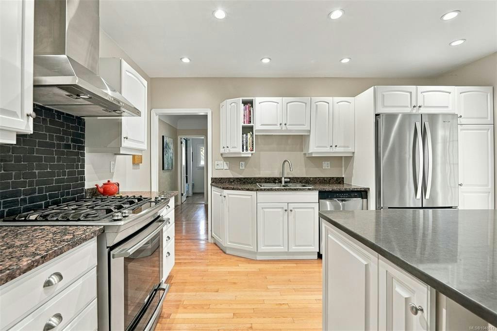 711 Richmond Avenue, Victoria, BC, V8S 3Z2 - 7
