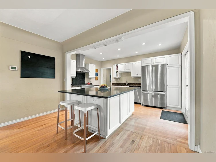 711 Richmond Avenue, Victoria, BC, V8S 3Z2 - 10