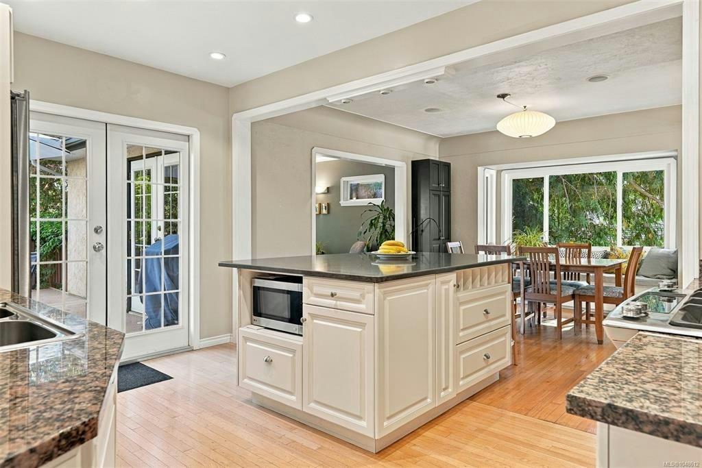 711 Richmond Avenue, Victoria, BC, V8S 3Z2 - 9