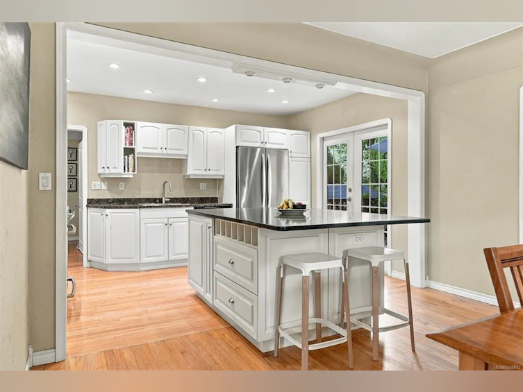 711 Richmond Avenue, Victoria, BC, V8S 3Z2 - 6