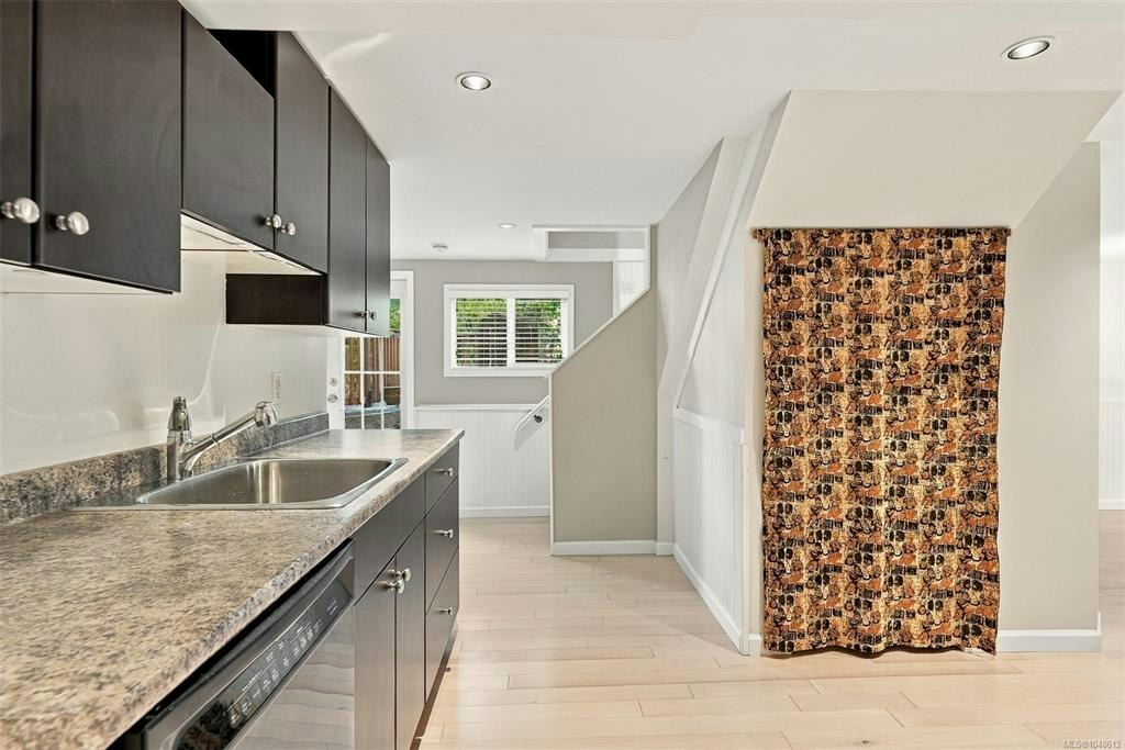 711 Richmond Avenue, Victoria, BC, V8S 3Z2 - 28