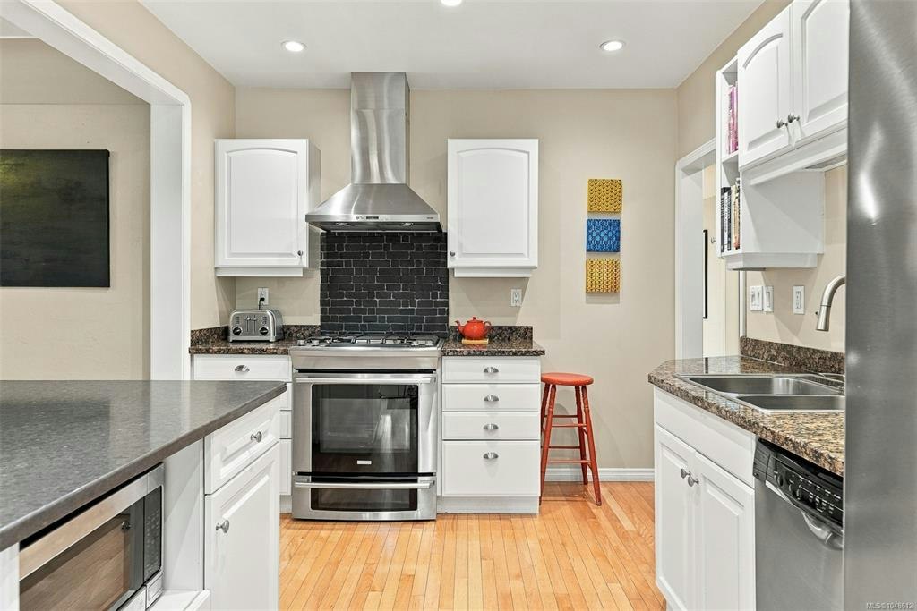 711 Richmond Avenue, Victoria, BC, V8S 3Z2 - 8