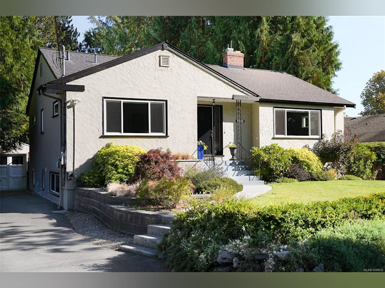 711 Richmond Avenue, Victoria, BC, V8S 3Z2