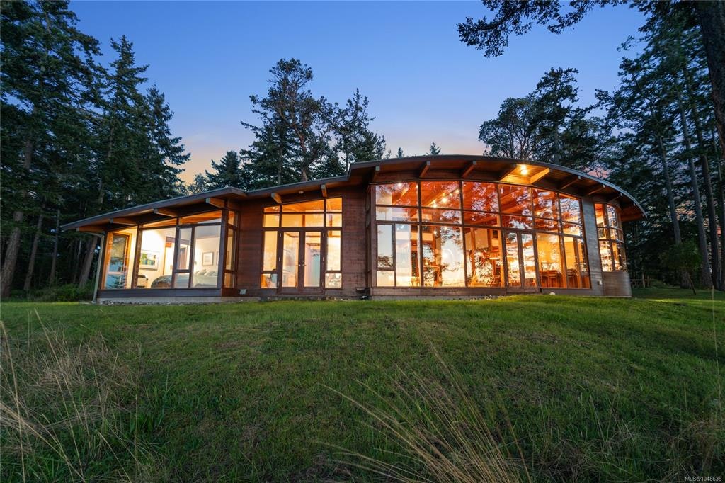 1228 Greenleaf Lane, Sidney Island, BC, V8L 5Y9