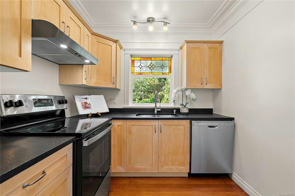813 Portage Road, Saanich, BC, V8Z 1L7 - 8