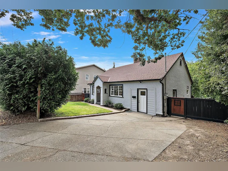 813 Portage Road, Saanich, BC, V8Z 1L7