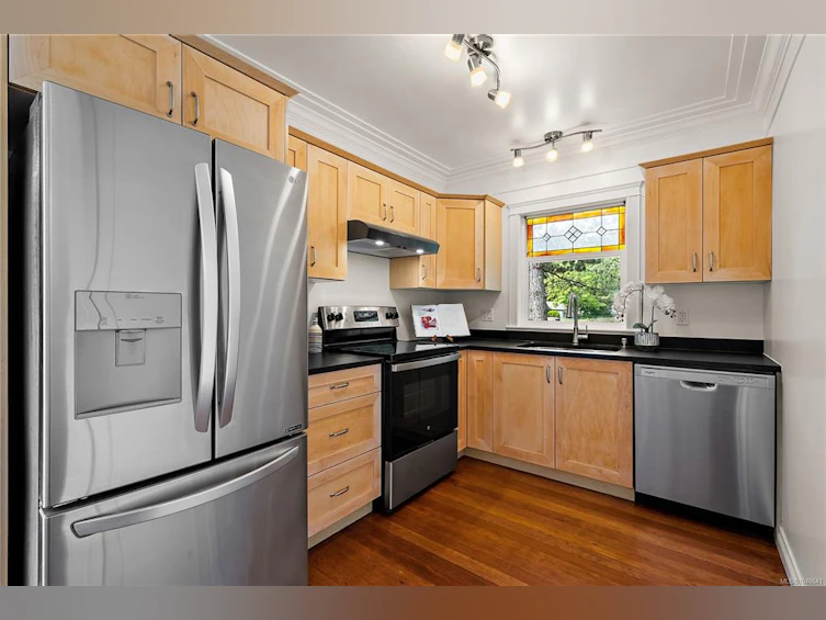 813 Portage Road, Saanich, BC, V8Z 1L7 - 9