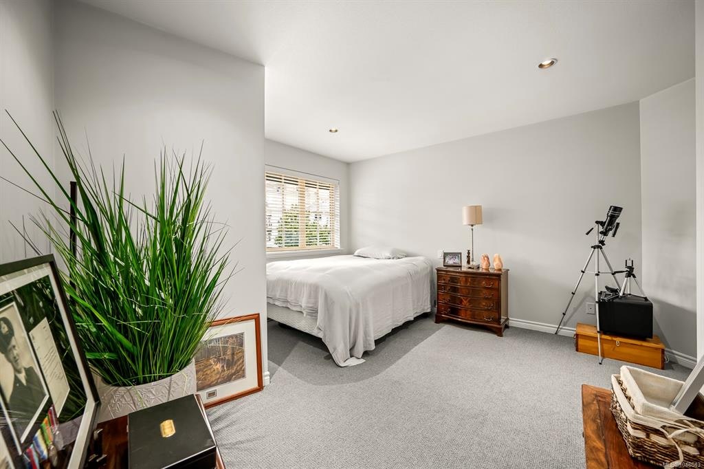 204-1705 Comox Avenue - 5