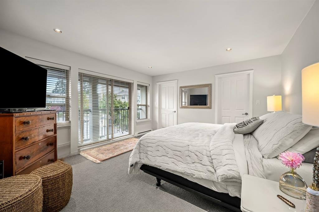 204-1705 Comox Avenue - 3