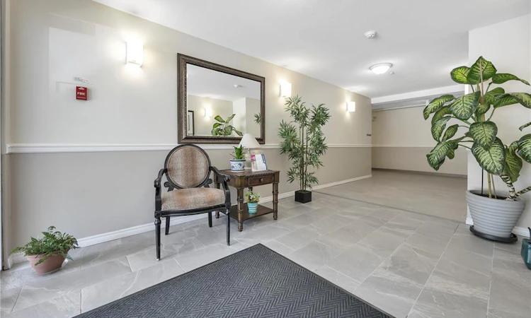 302-1631 Dufferin Crescent