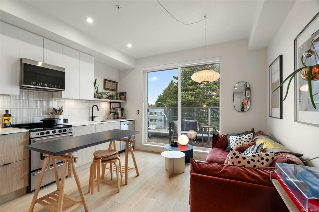 306-1301 Hillside Avenue - 3