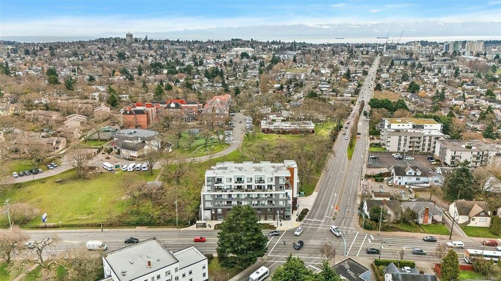 306-1301 Hillside Avenue, Victoria, BC, V8T 0E3 - 6