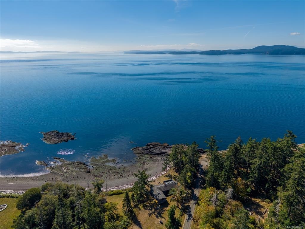 9902 Higgs Road, Pender Island, BC, V0N 2M3