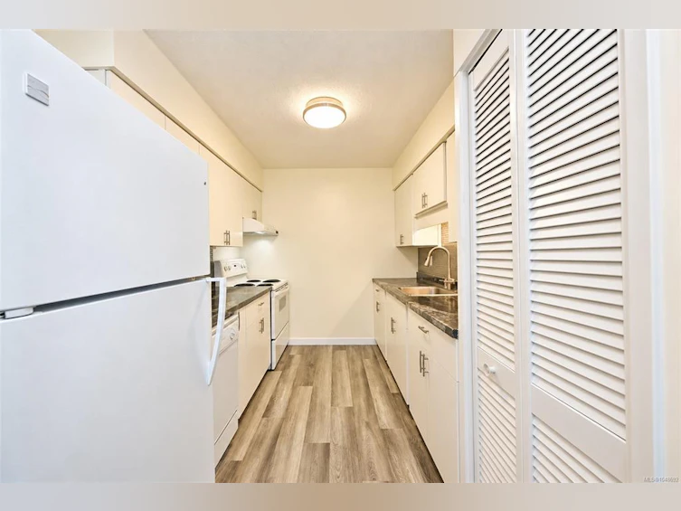 16-278 Island Highway, View Royal, BC, V9B 1G5 - 16
