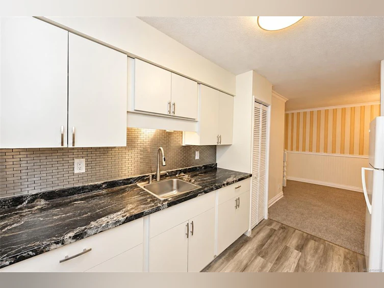 16-278 Island Highway, View Royal, BC, V9B 1G5 - 21