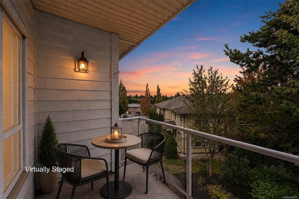 207-3915 Carey Road, Saanich, BC, V8Z 4E3