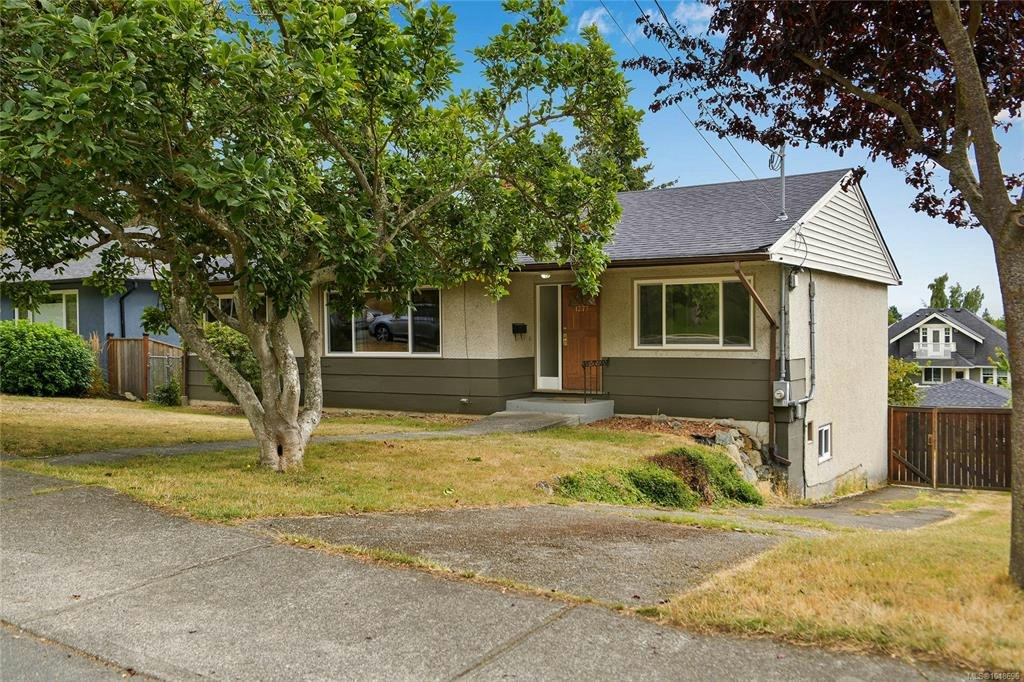 1277 Revercomb Place, Victoria, BC, V8V 3G5 - 37