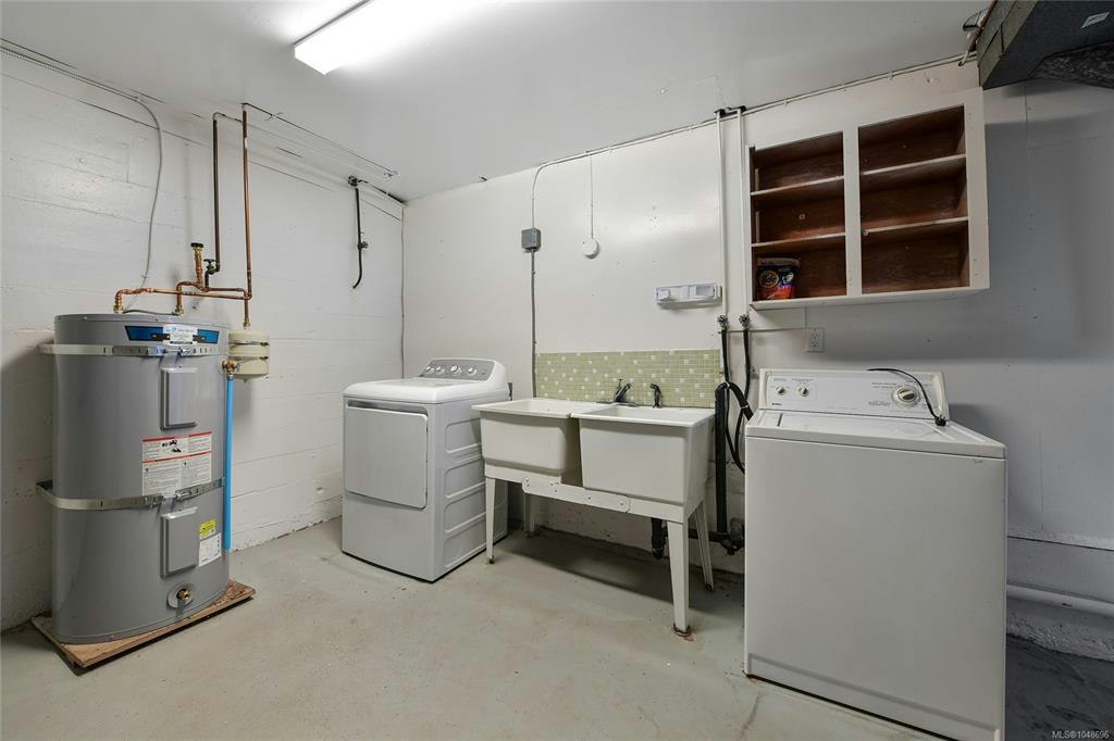 1277 Revercomb Place, Victoria, BC, V8V 3G5 - 27