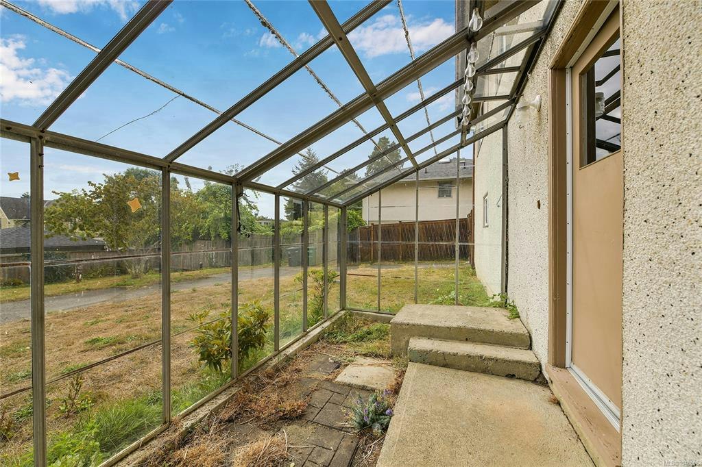 1277 Revercomb Place, Victoria, BC, V8V 3G5 - 30