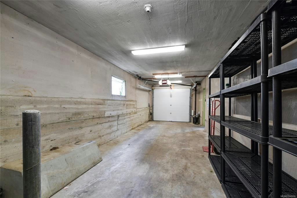 1277 Revercomb Place, Victoria, BC, V8V 3G5 - 29