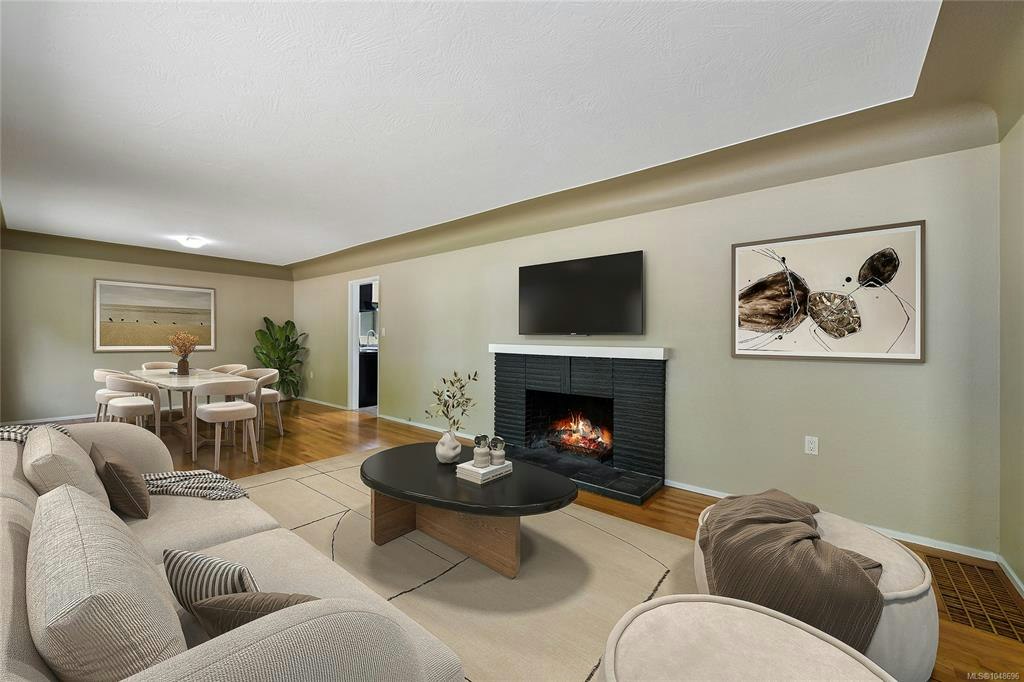 1277 Revercomb Place, Victoria, BC, V8V 3G5 - 2