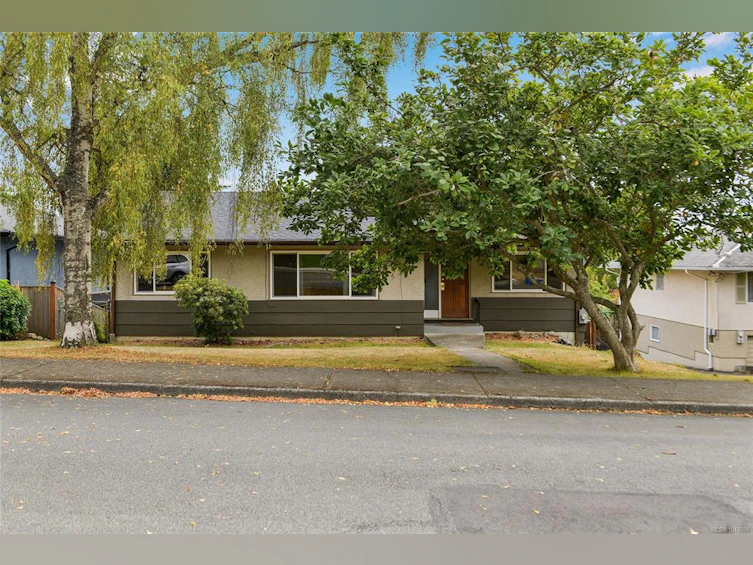 1277 Revercomb Place, Victoria, BC, V8V 3G5 - 38