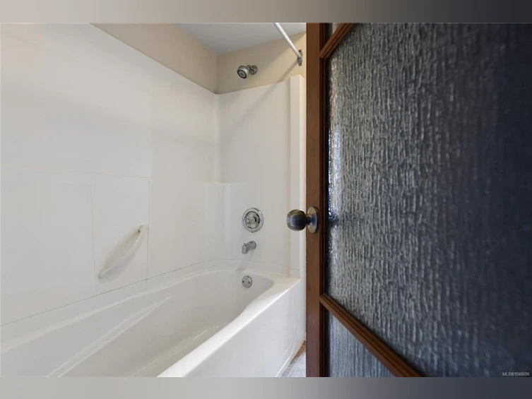 1277 Revercomb Place, Victoria, BC, V8V 3G5 - 20