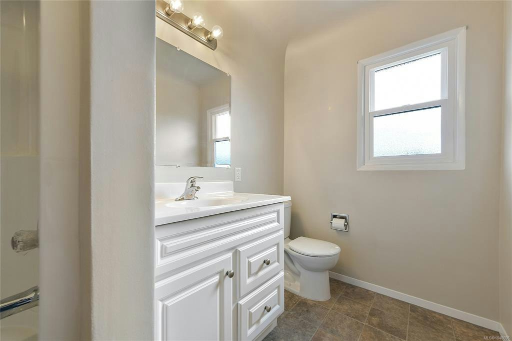 1277 Revercomb Place, Victoria, BC, V8V 3G5 - 19