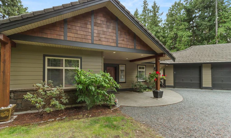 1090 Coldwater Road