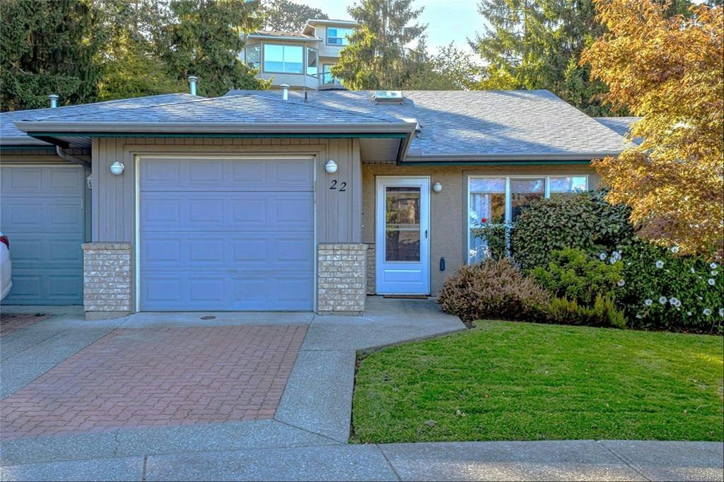 22-1473 Garnet Road, Saanich, BC, V8P 5T5