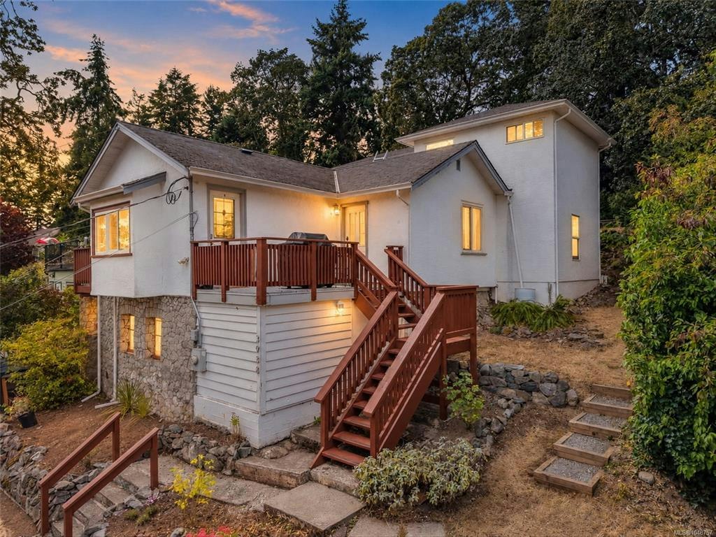 3938 Wilkinson Road, Saanich, BC, V8Z 5A2