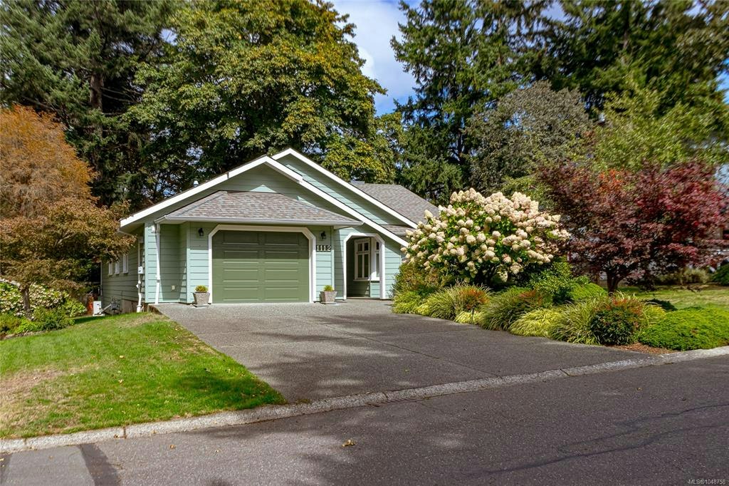 1112 Vic Place, Central Saanich, BC, V8M 1J1