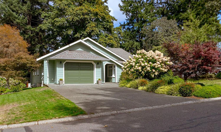 1112 Vic Place