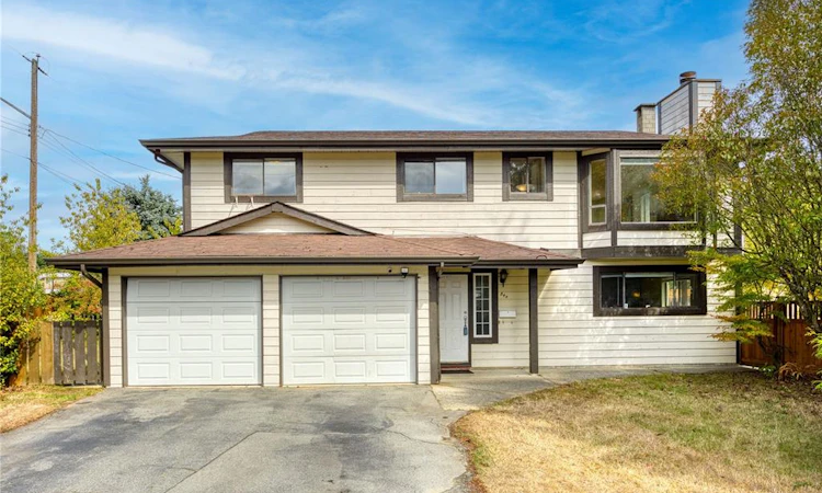 540 Dundas Street