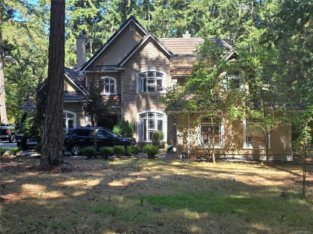 870 Falkirk Avenue, North Saanich, BC, V8L 5G8