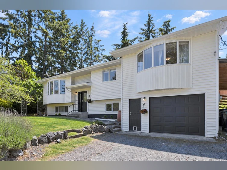 7487 Forest Turn Way, Nanaimo, BC, V0R 2H0 - 2