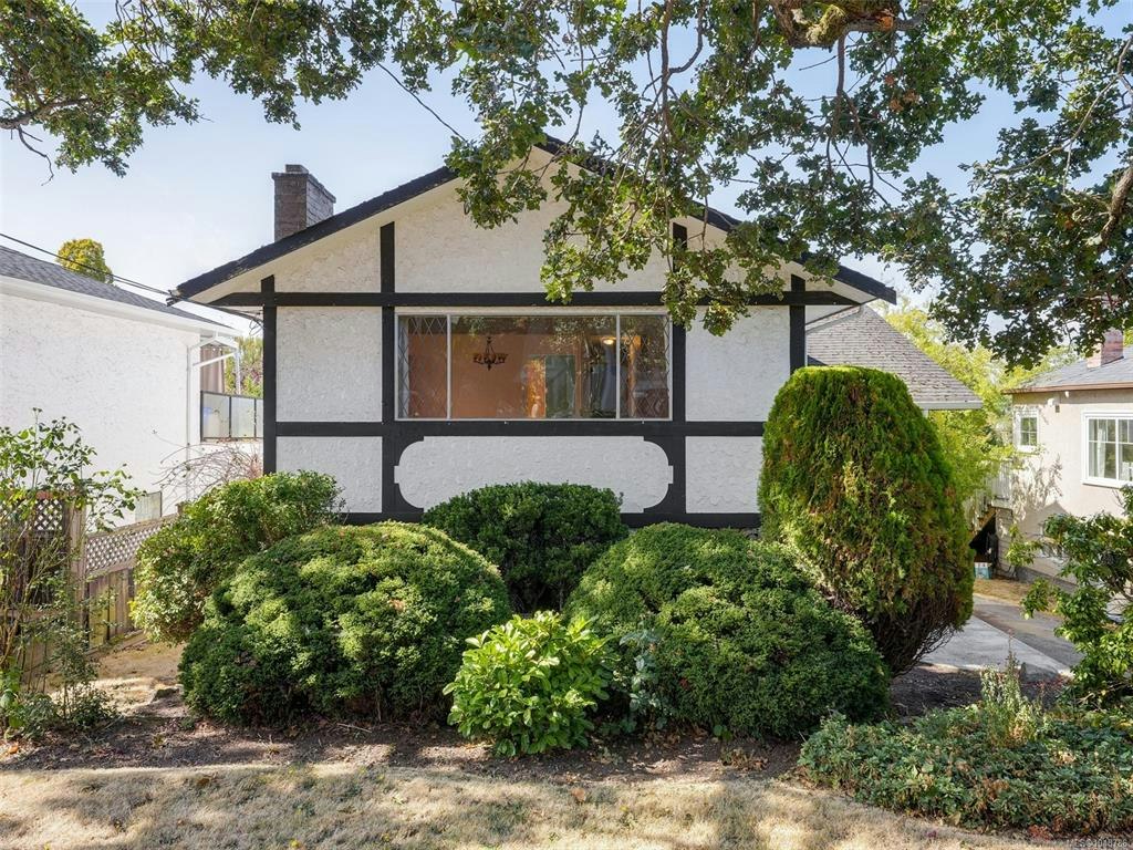 3116 Yew Street, Victoria, BC, V8X 5J2