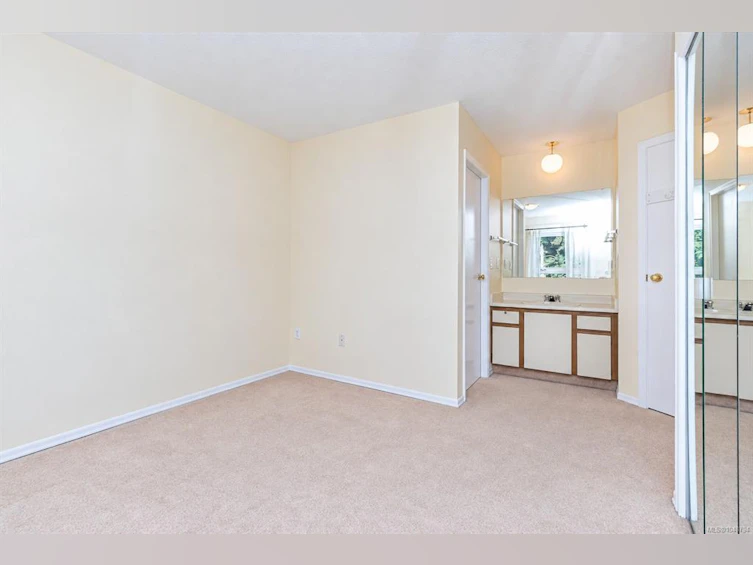 404-4030 Quadra Street, Saanich, BC, V8X 1K2 - 11