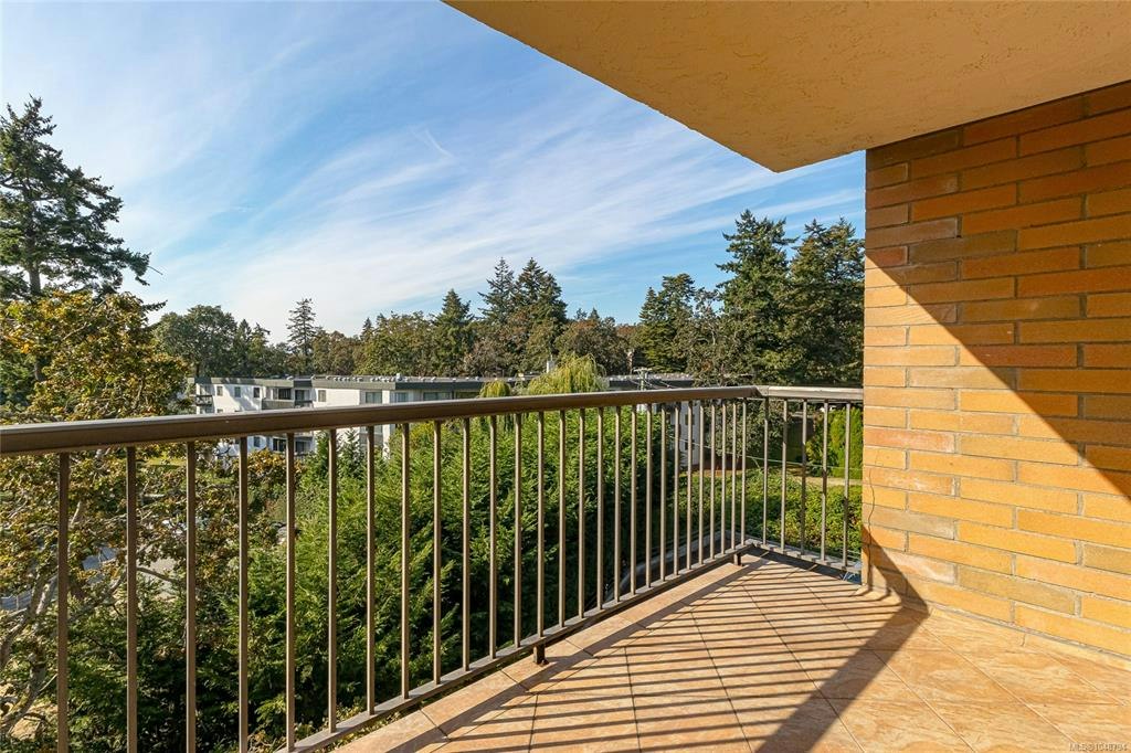 404-4030 Quadra Street, Saanich, BC, V8X 1K2 - 17