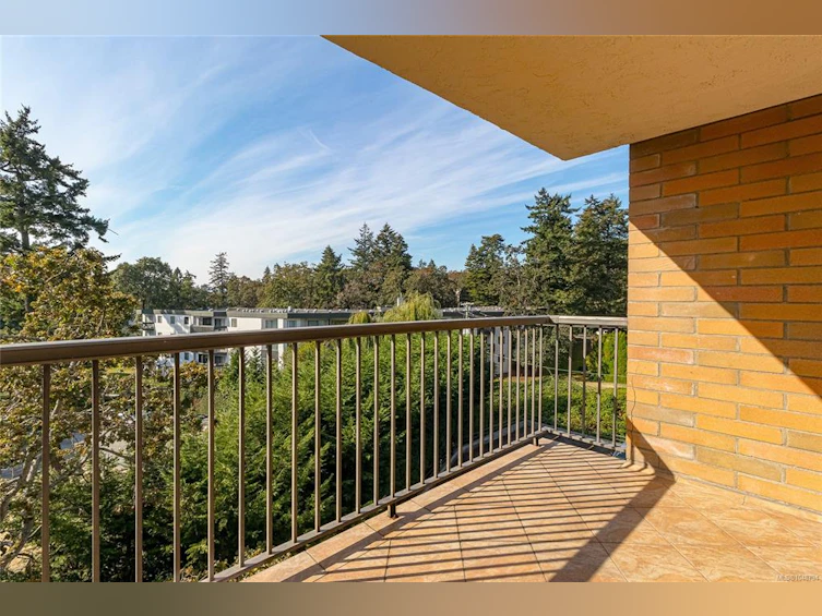 404-4030 Quadra Street, Saanich, BC, V8X 1K2 - 17
