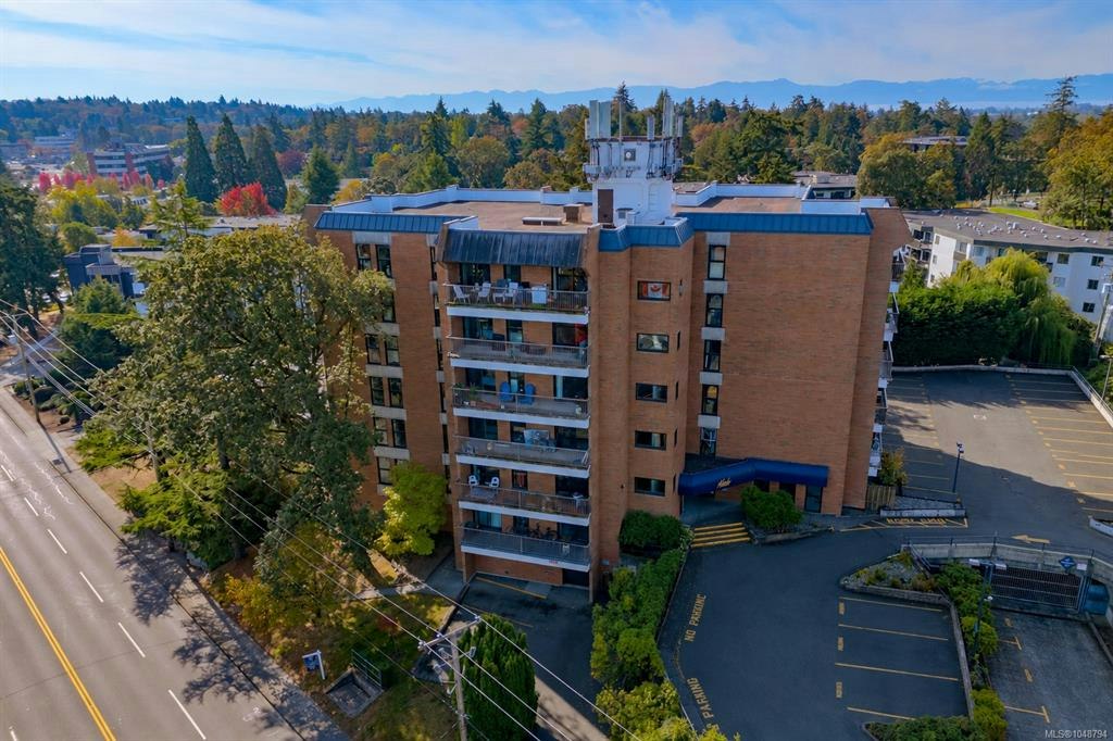 404-4030 Quadra Street, Saanich, BC, V8X 1K2