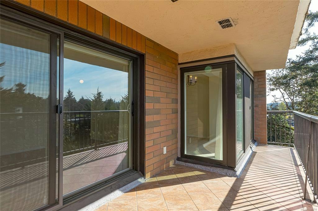 404-4030 Quadra Street, Saanich, BC, V8X 1K2 - 18