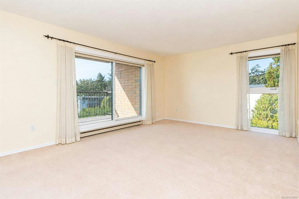 404-4030 Quadra Street - 2