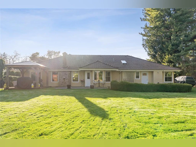 575 Johnstone Road, French Creek, BC, V9P 2A5 - 47