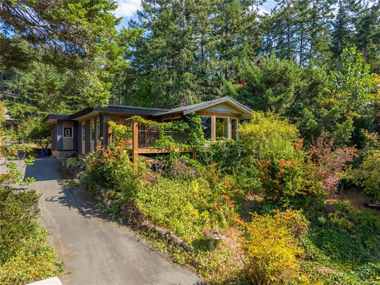 3707 Rope Road, Pender Island, BC, V0N 2M2
