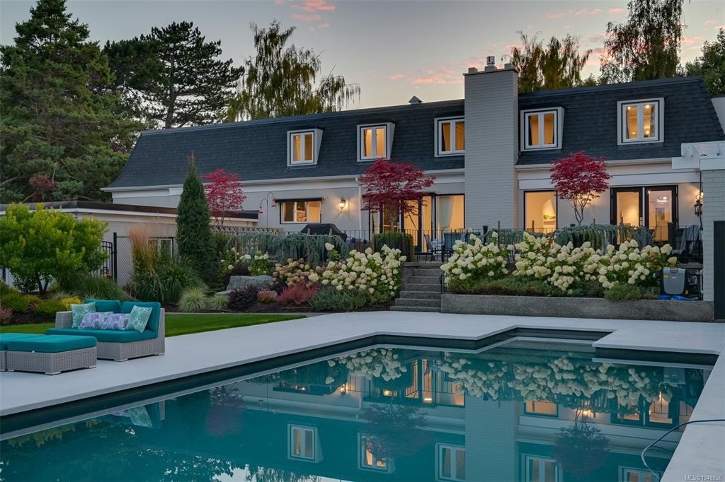 3075 Devon Road, Oak Bay, BC, V8R 6C8