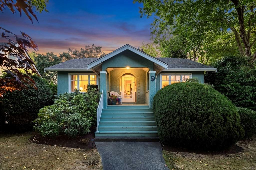 817 St. Patrick Street, Oak Bay, BC, V8S 4X7