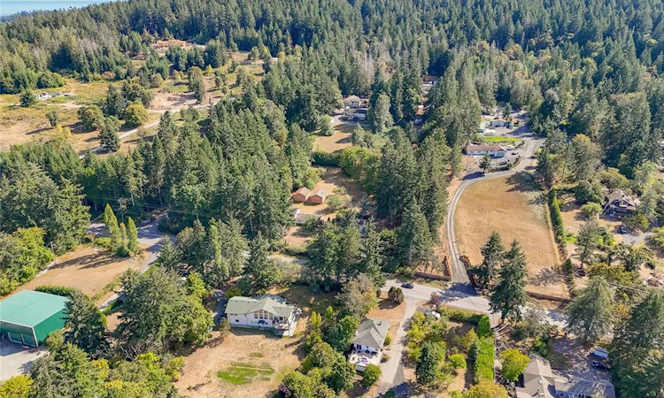 1475 Mctavish Road